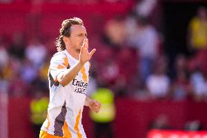 黄金甲体育官网-马卡：皇马世俱杯惨败巴黎，莫德里奇和巴斯克斯以苦涩的方式告别