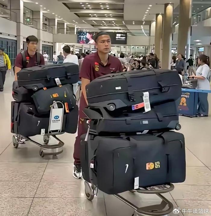 黄金甲体育-国足官方辟谣“行李多” 足球记者愤怒：偌大中国就没人管了？