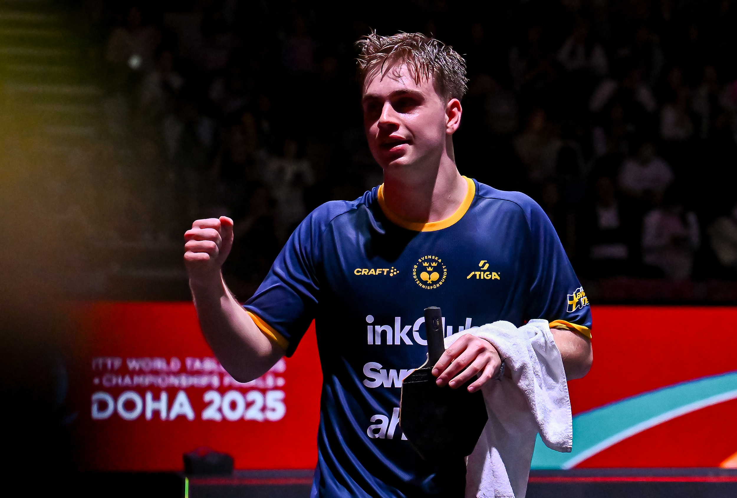 🏓多哈世乒赛半决赛：莫雷加德4-2力克户上隼辅，半决赛将对决王楚钦