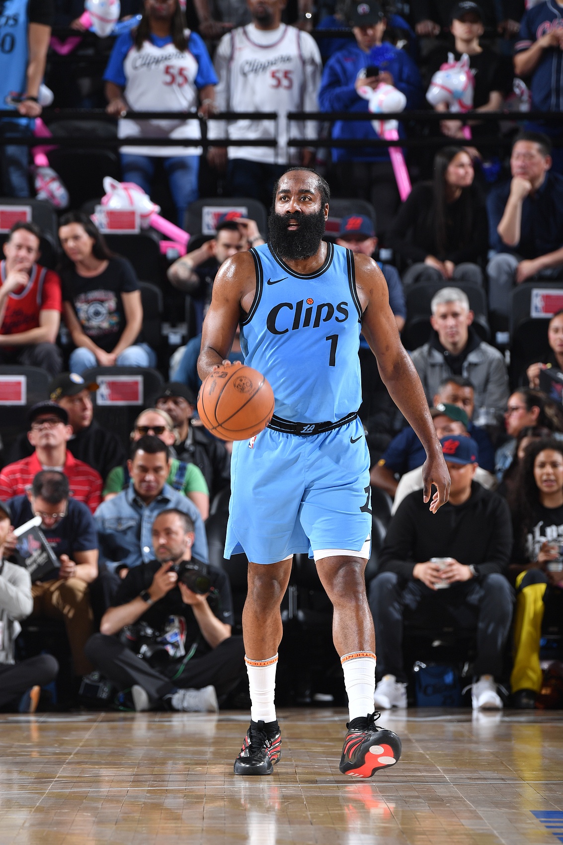 2年8150万续约快船😘哈登此前曾多次表示希望在快船退役