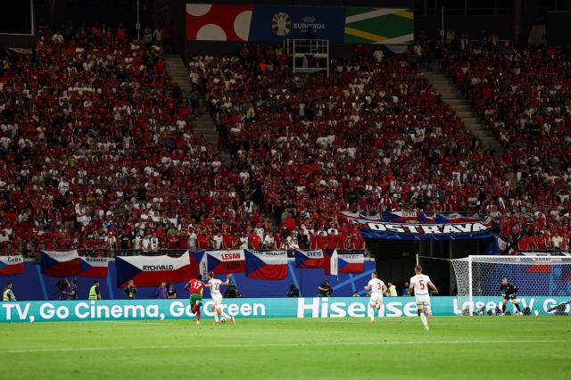 黄金甲体育官方网站-【欧洲杯】将门虎子！孔塞桑绝杀，葡萄牙2比1捷克