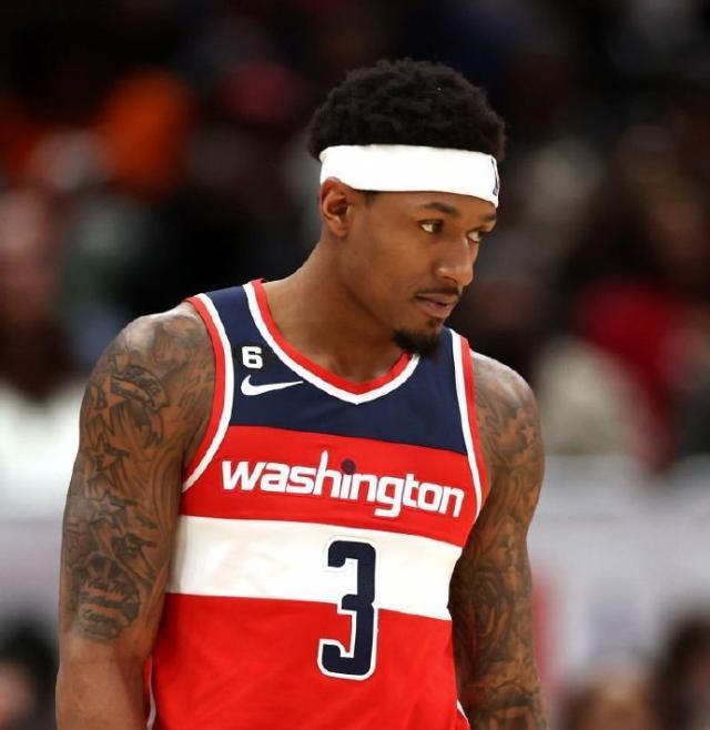 黄金甲体育官方网站-5年2.51亿合同刚过一年！奇才和比尔商讨分手可能